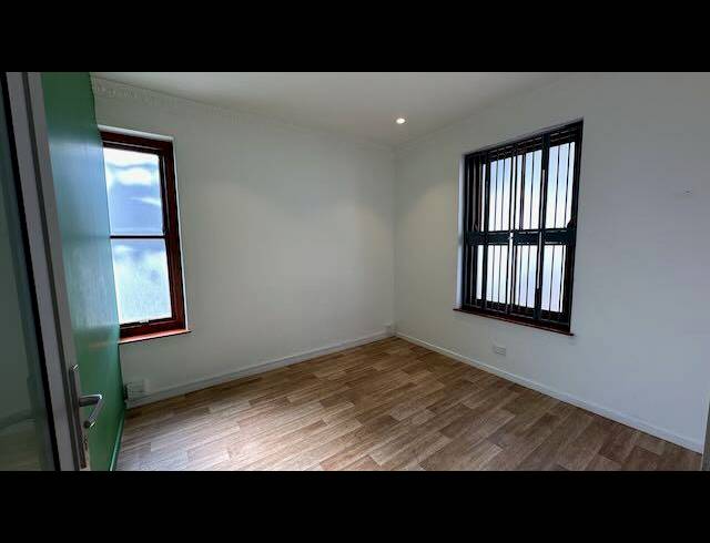 BUSINESS PROPERTY TO RENT IN HOUT BAY CENTRAL